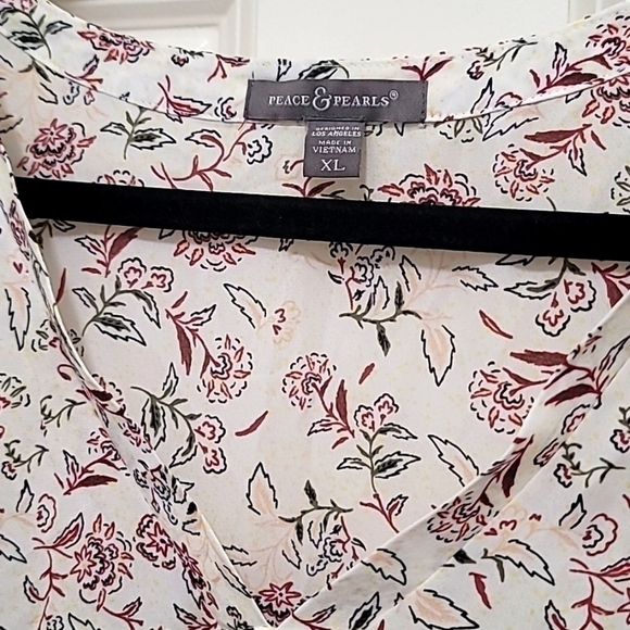 PEACE & PEARLS WOMEN'S BLOUSE V NECK BEUGE FLORAL PRINT FLUTTER SLEEVE S… - Picture 5 of 7
